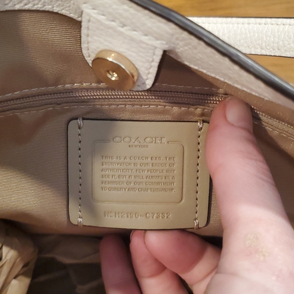 Coach Signature Beige and White Shoulder Bag - Picture 9 of 12
